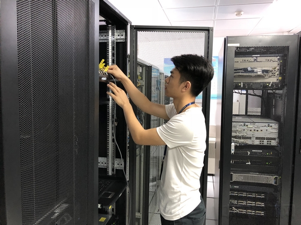 珠海空管站通信樞紐室完成通航服務站CNMS終端安裝與軟件開發